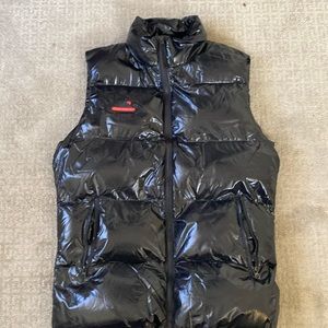 I’m selling a black coat , size medium only worn once